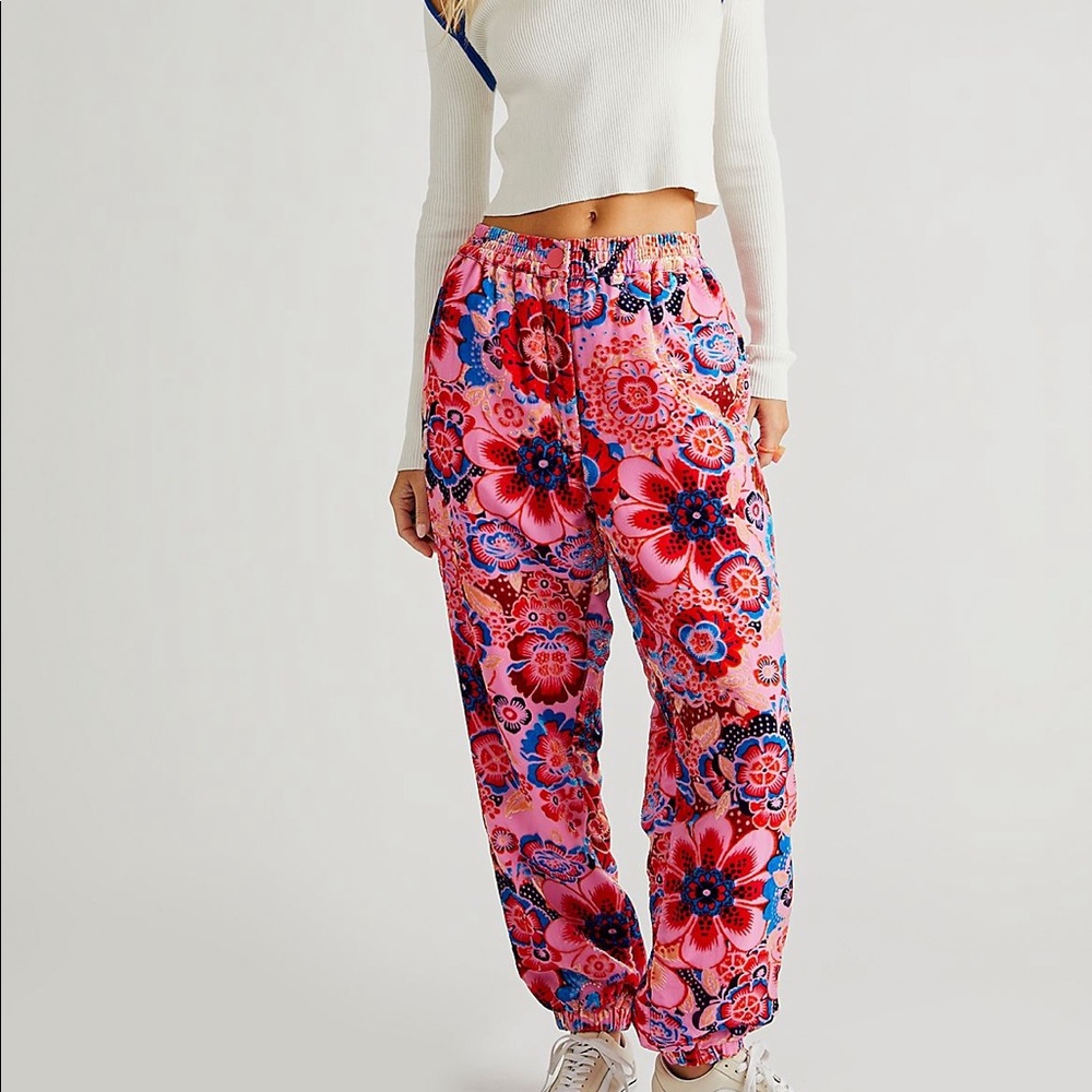 Free People Sun Valley Velvet Pants. Small. NWT